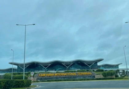 Dịch Vụ Xe Riêng Sân Bay Cam Ranh Đi Bình Hưng 