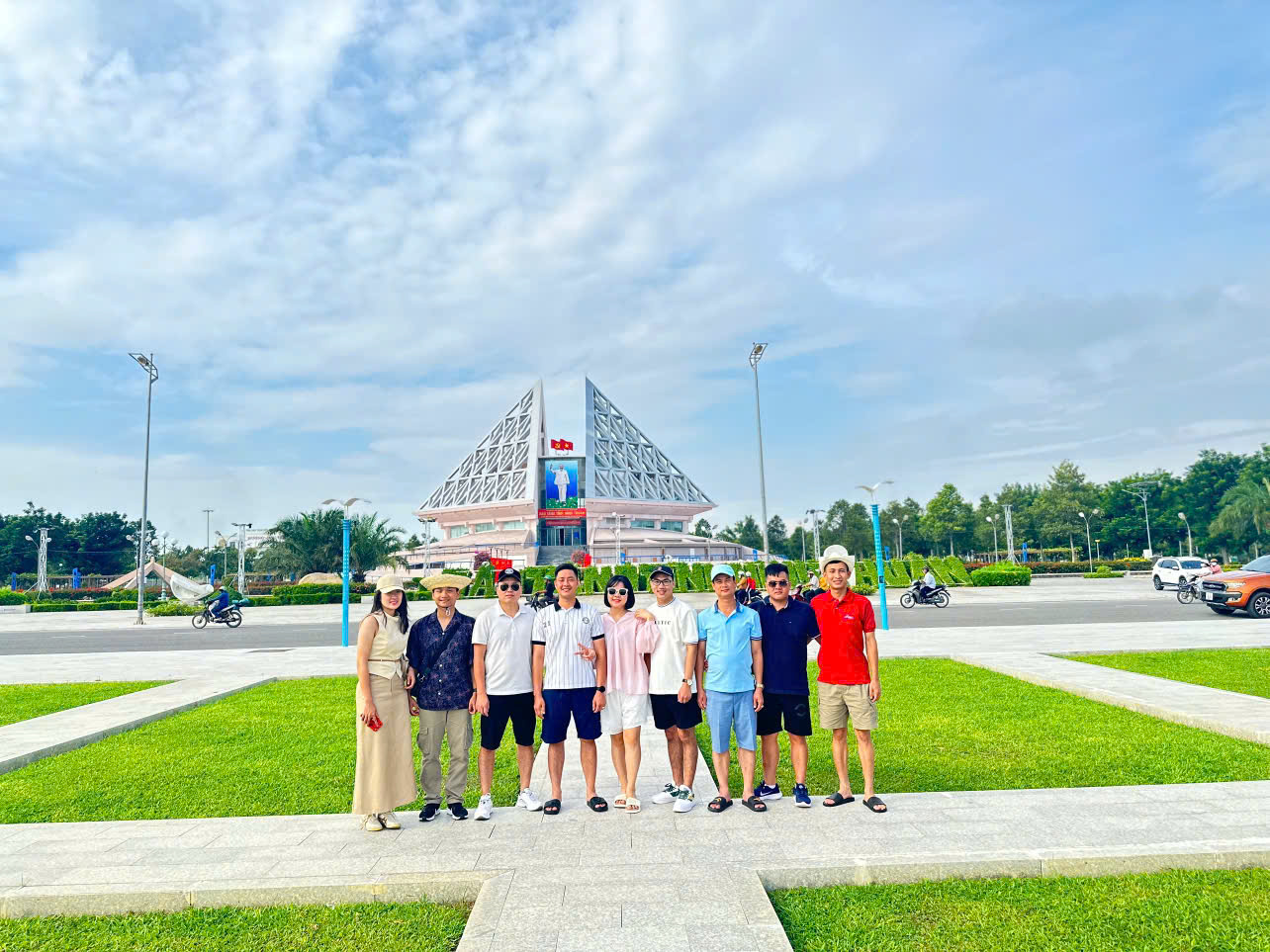 Xe Taxi Đi Quảng Trường 16/4 Phan Rang