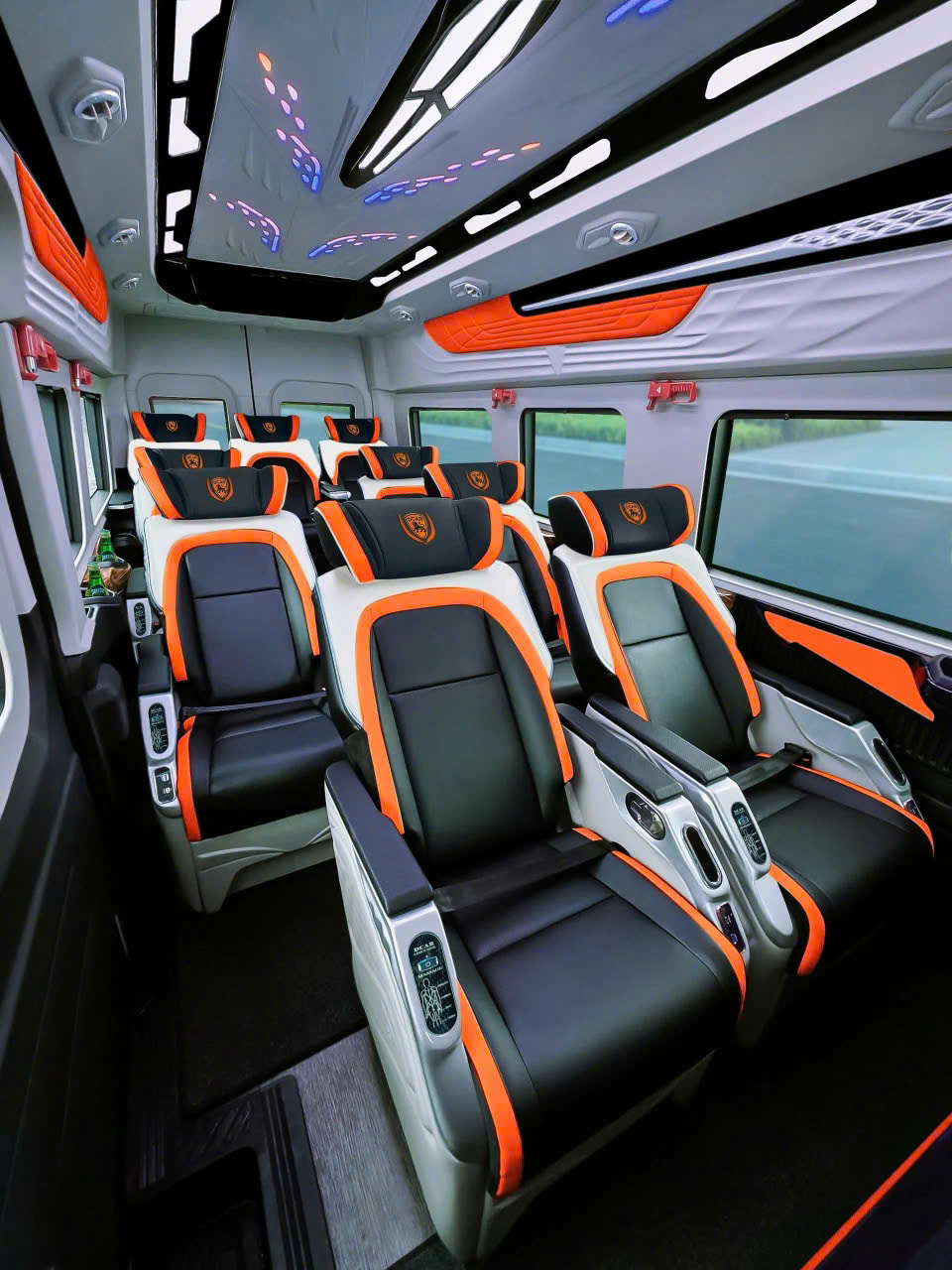 Thuê Xe Limousine Cam Ranh Đi Vĩnh Hy