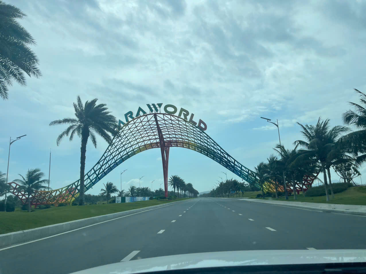 Thuê Xe Limousine Cam Ranh Đi Vĩnh Hy