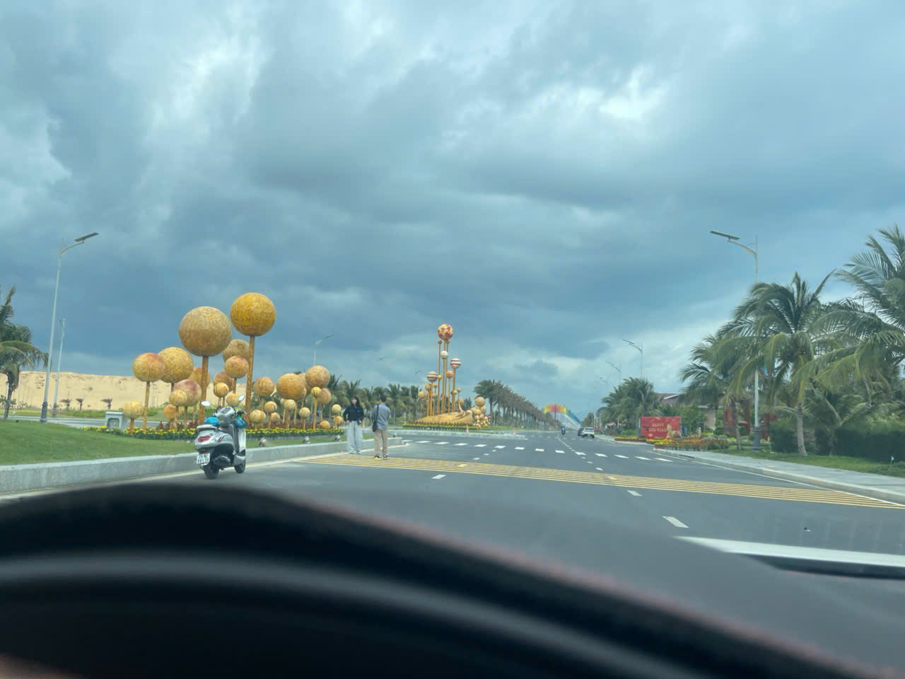 Thuê Xe Limousine Cam Ranh Đi Vĩnh Hy