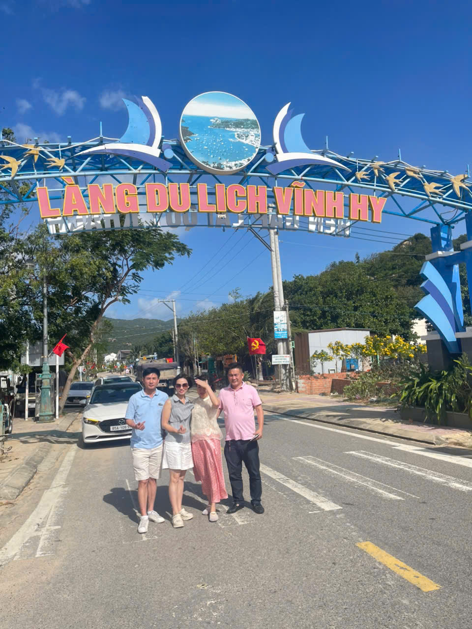 Xe Đưa Đón Khách Du Lịch Cam Ranh Vĩnh Hy