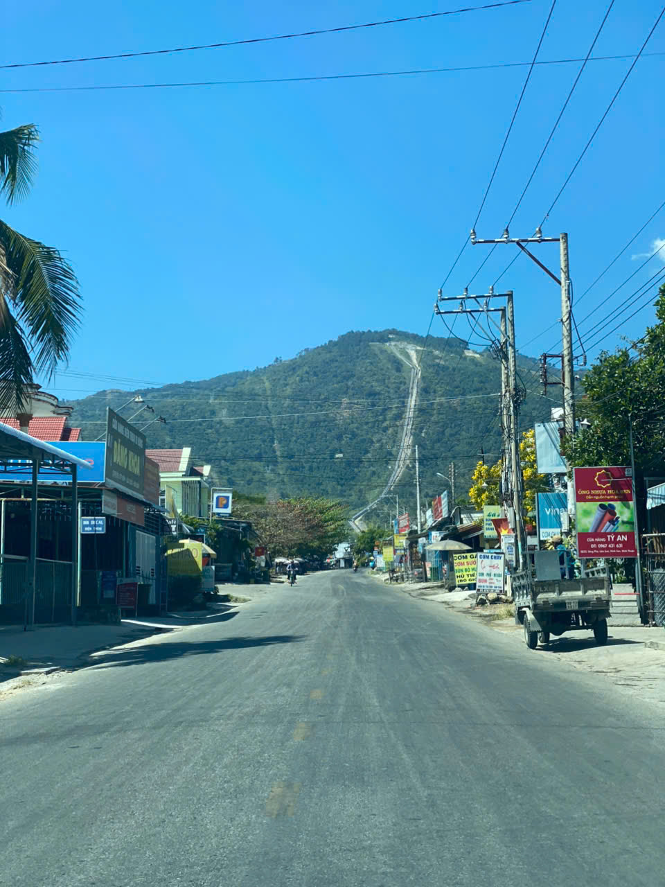 thuê xe limousine Vĩnh Hy Đà Lạt