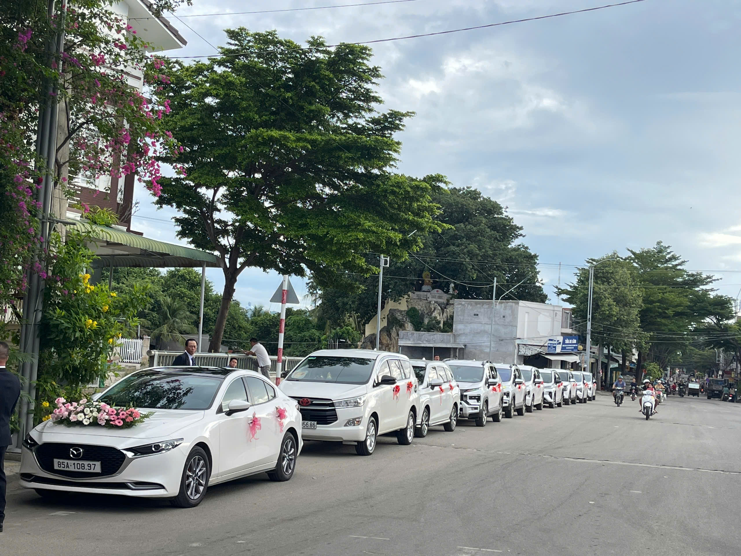Đặt Xe 16 Chỗ Phan Rang Đi Vĩnh Hy