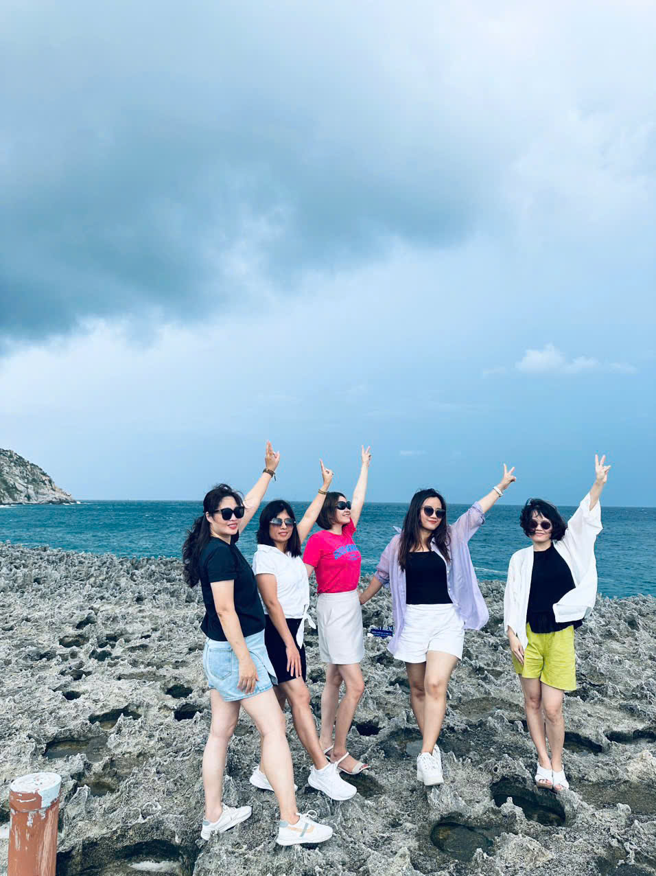 Thuê xe 16 chỗ đi Dinh Thầy Thím từ Phan Rang