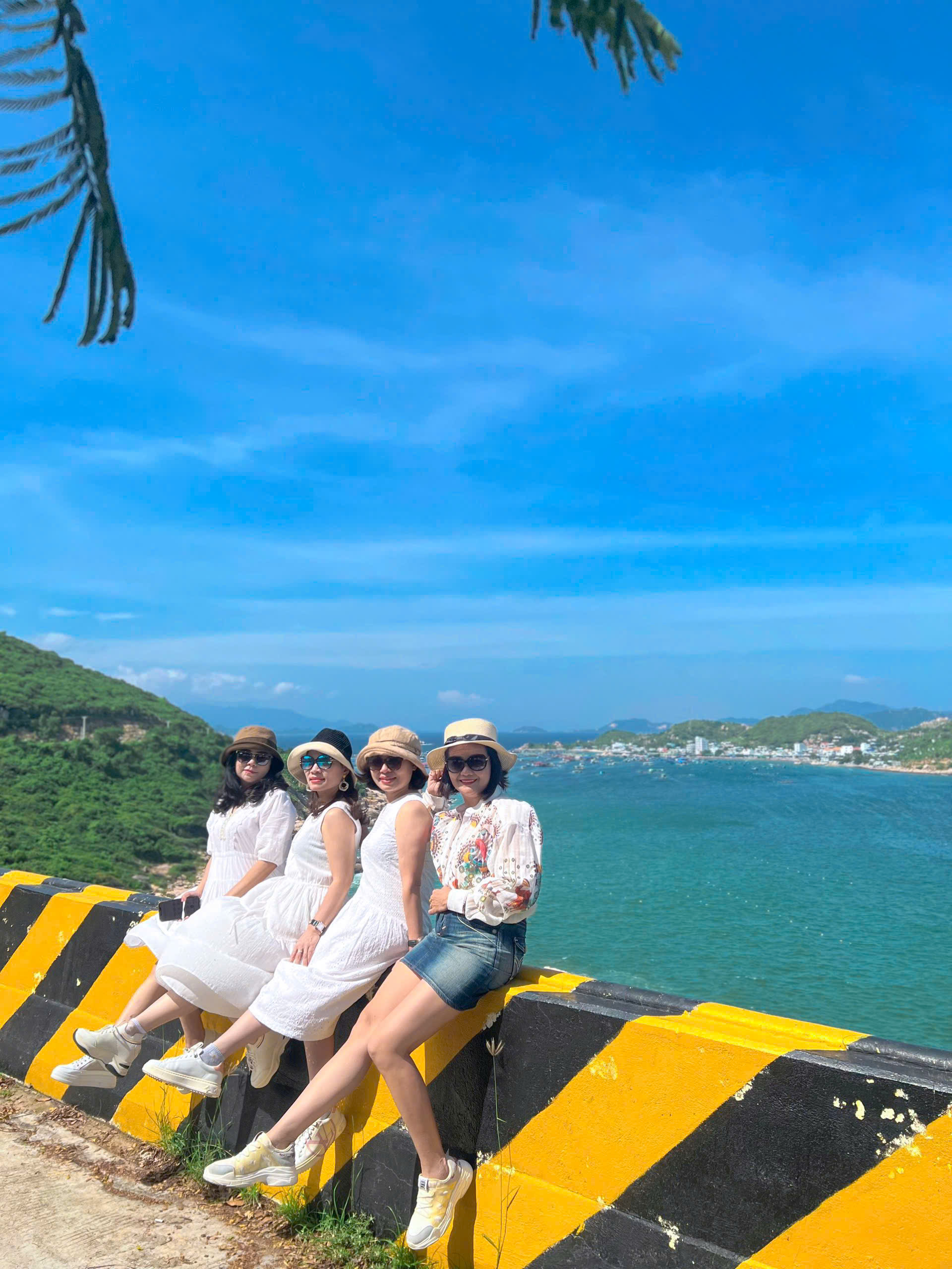 Thuê Xe 16 Chỗ Phan Rang Đi Sân Bay Khứ Hồi