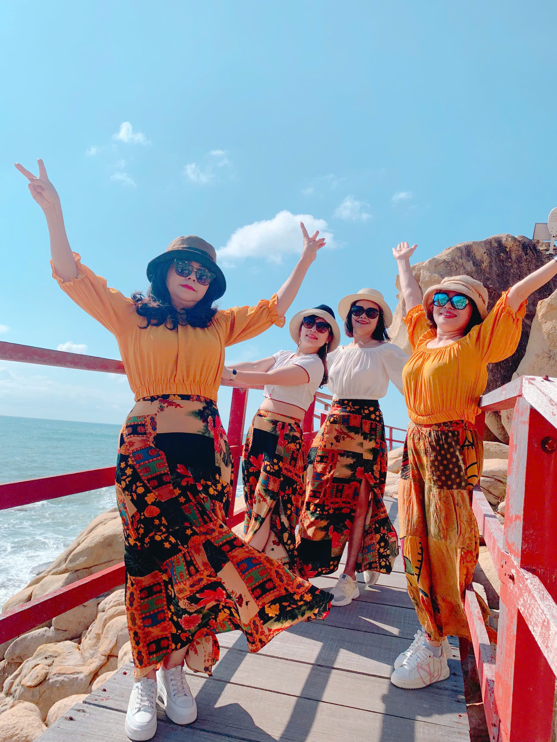 Thuê Xe 16 Chỗ Phan Rang Đi Sân Bay Khứ Hồi