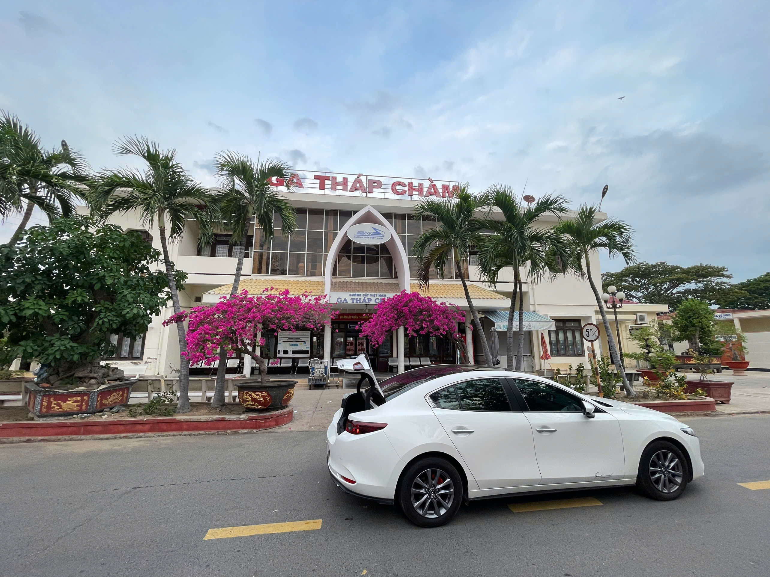 Thuê Xe 16 Chỗ Phan Rang Đi Vĩnh Hy Giá Rẻ