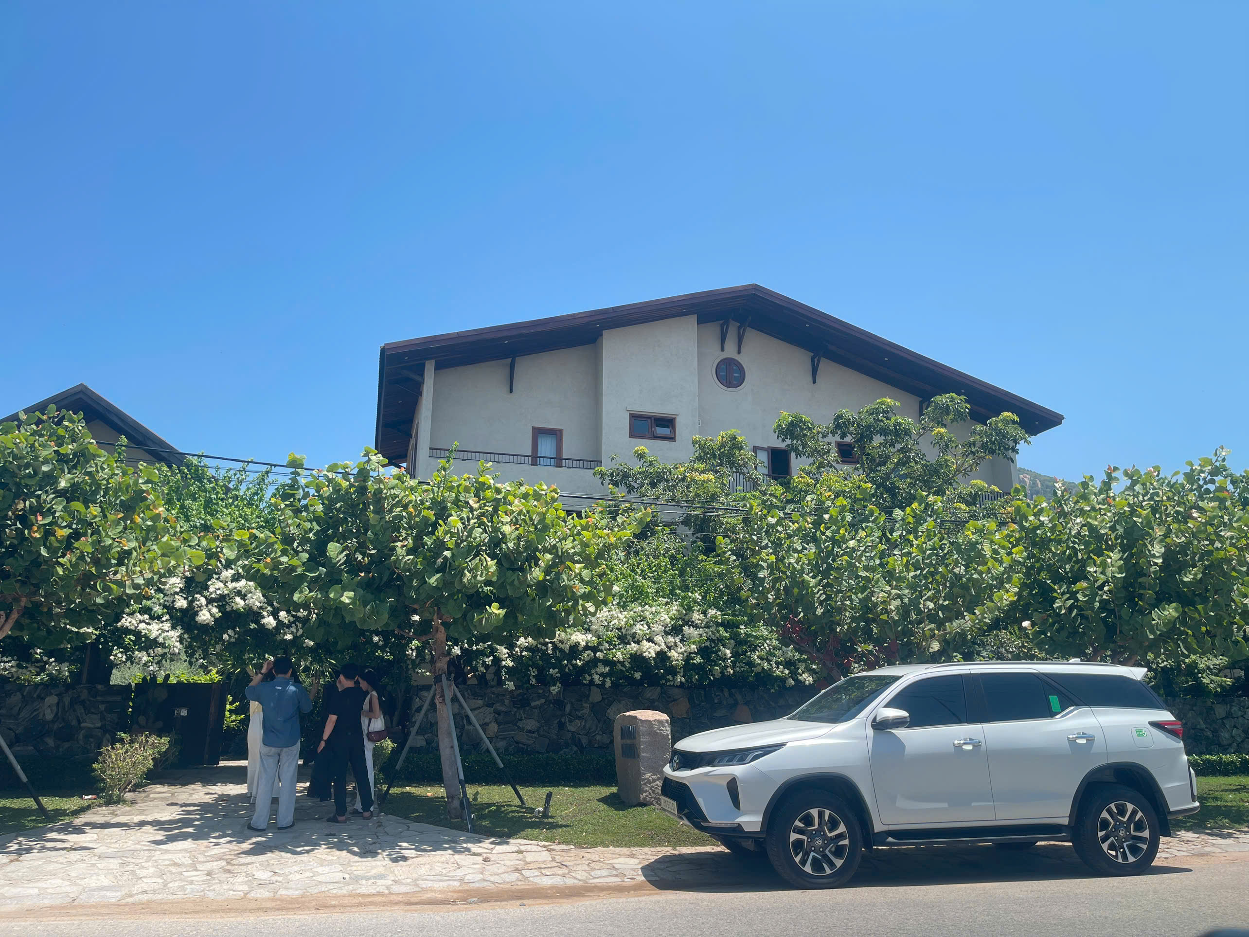 Xe 16 Chỗ Đưa Đón Phan Rang Đi Vĩnh Hy
