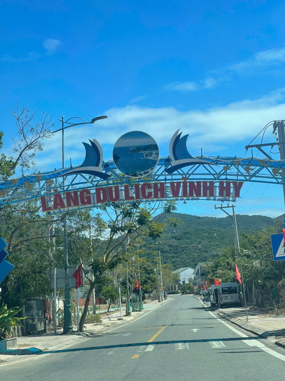 Taxi ga tàu Tháp Chàm Vĩnh Hy Bình Hưng