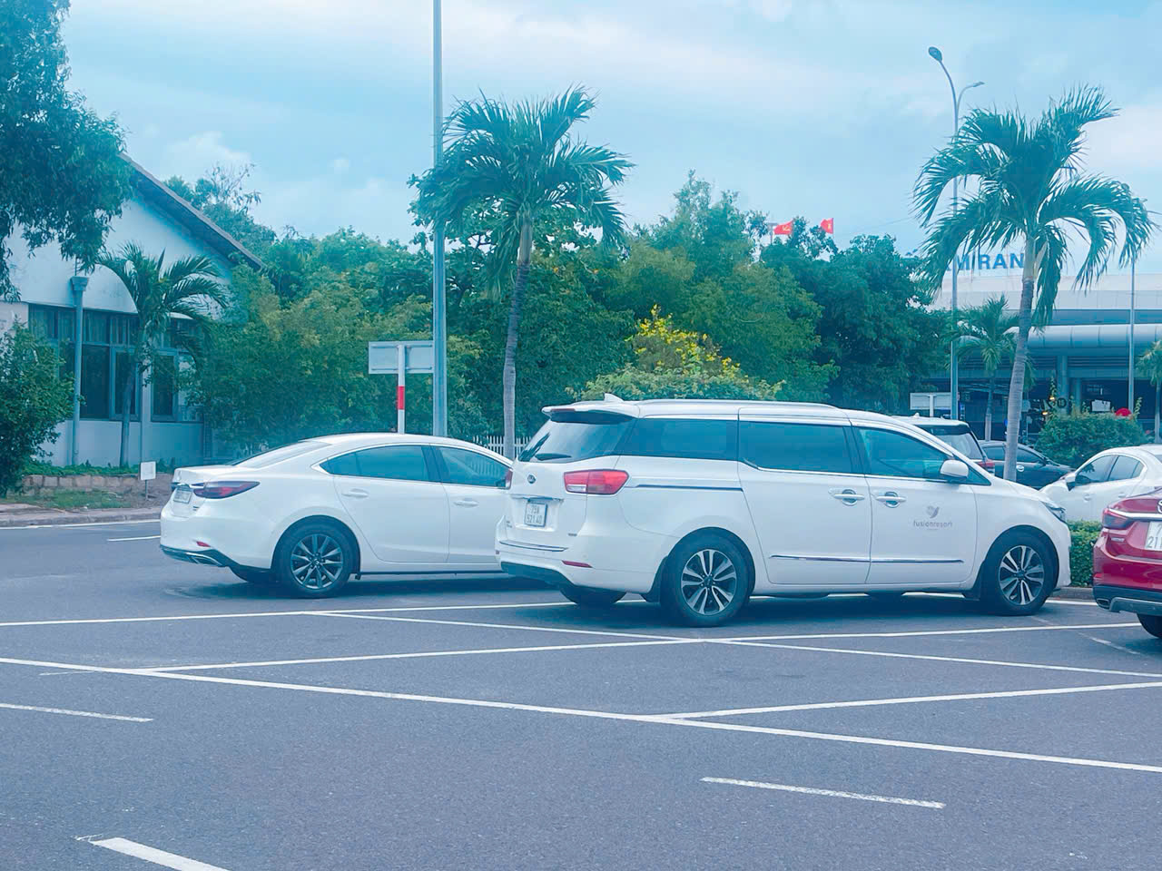 Thuê xe đưa đón sân bay Cam Ranh Vĩnh Hy