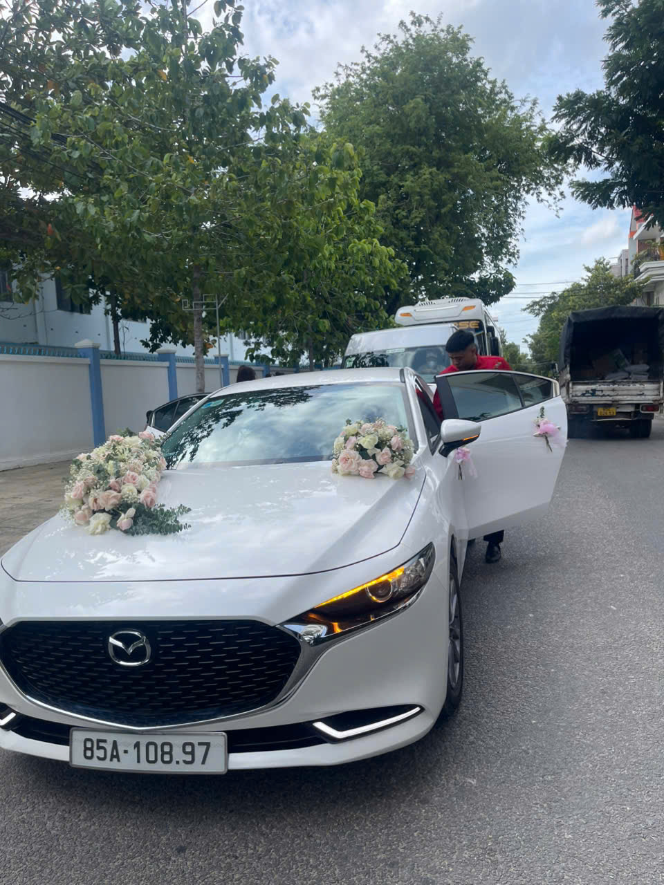 Thuê Xe Hoa Cưới Màu Trắng Ninh Thuận