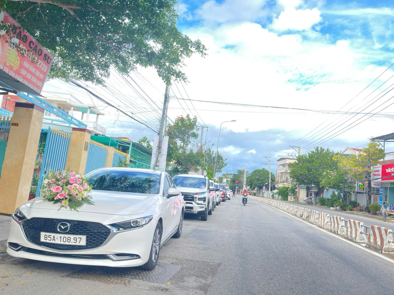 XE CƯỚI HỎI NINH THUẬN KÈM HOA TƯƠI  