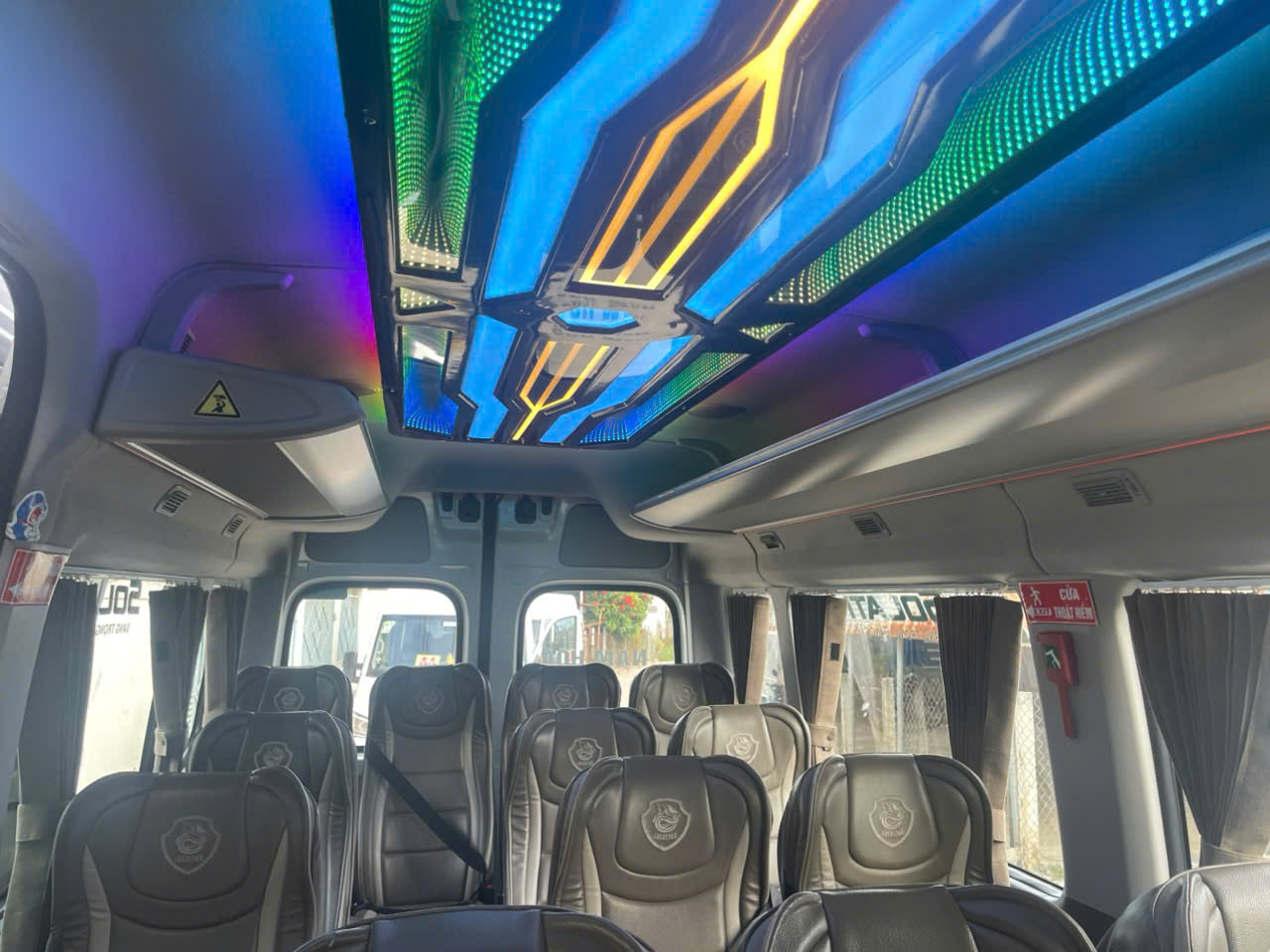 Taxi 16 Chỗ Sân Bay Nha Trang Vĩnh Hy