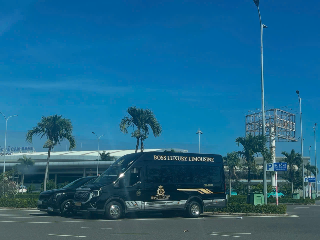 Taxi Limousine Cam Ranh Đi Vĩnh Hy