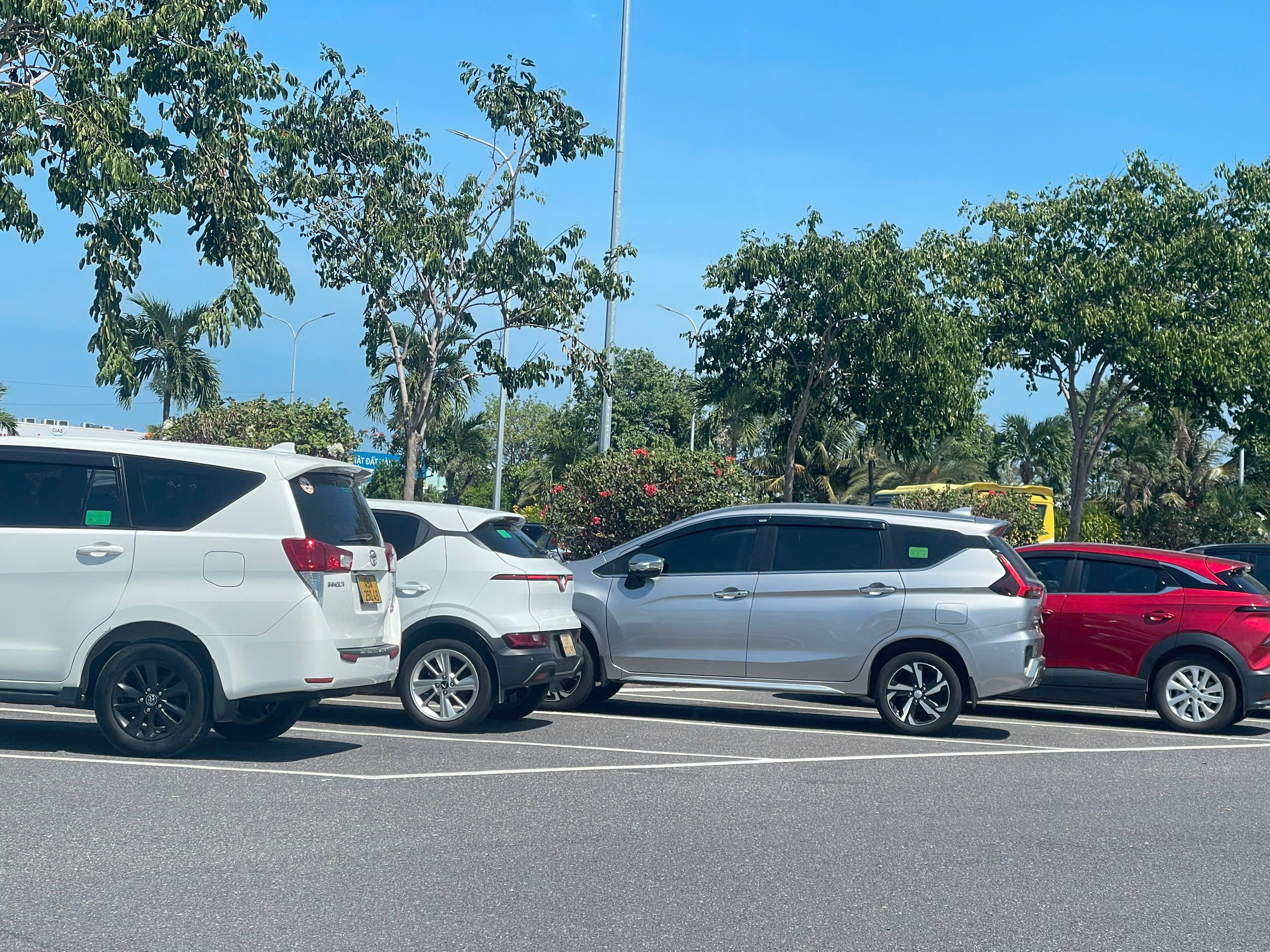 Taxi điện 7 chỗ Vĩnh Hy đi Nha Trang
