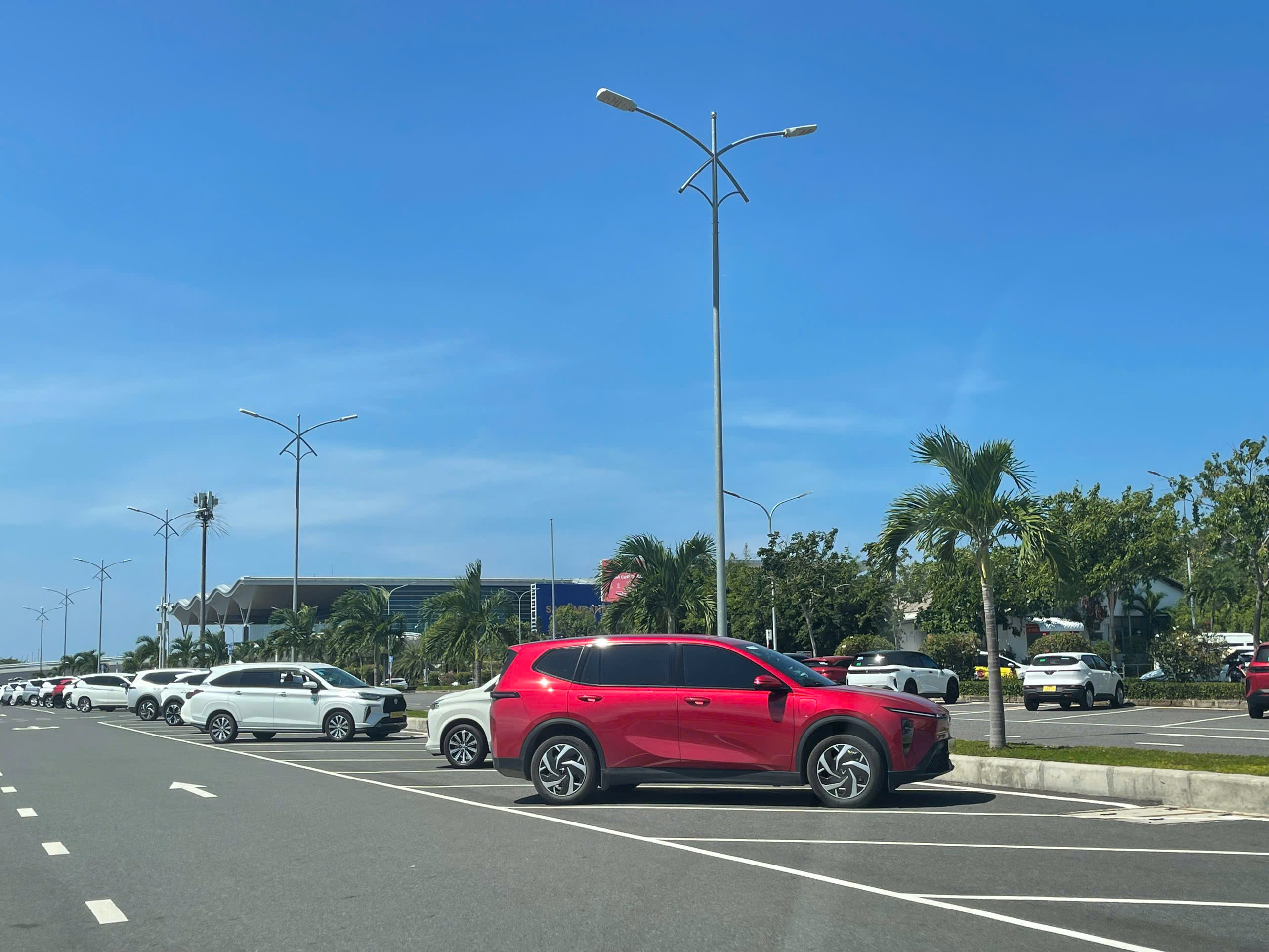 Taxi điện 7 chỗ Vĩnh Hy đi Nha Trang