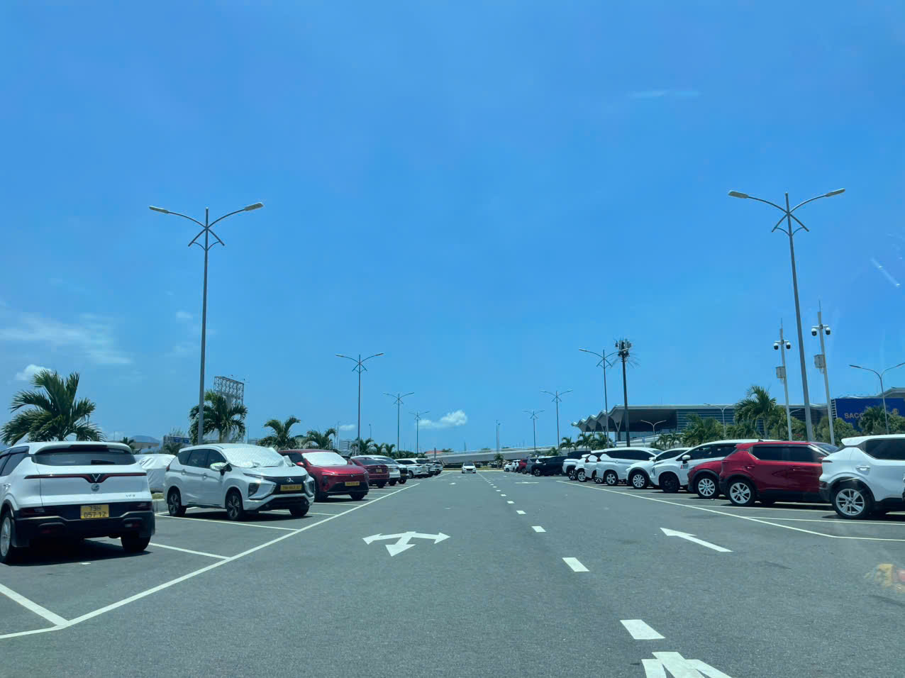 Taxi điện đi Nha Trang từ Vĩnh Hy nhanh