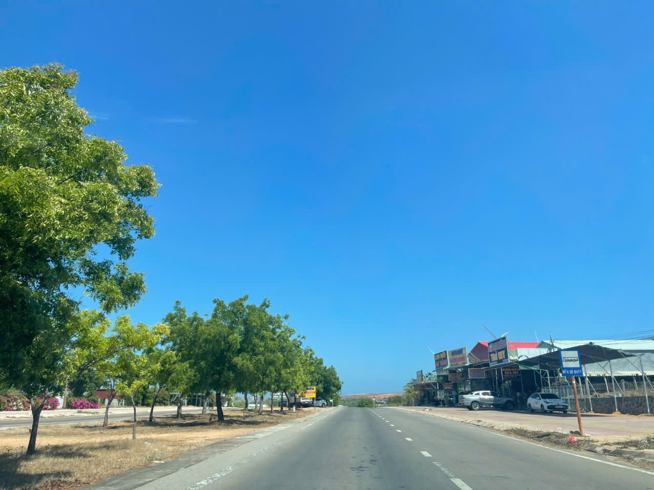Taxi điện đi Nha Trang từ Vĩnh Hy nhanh