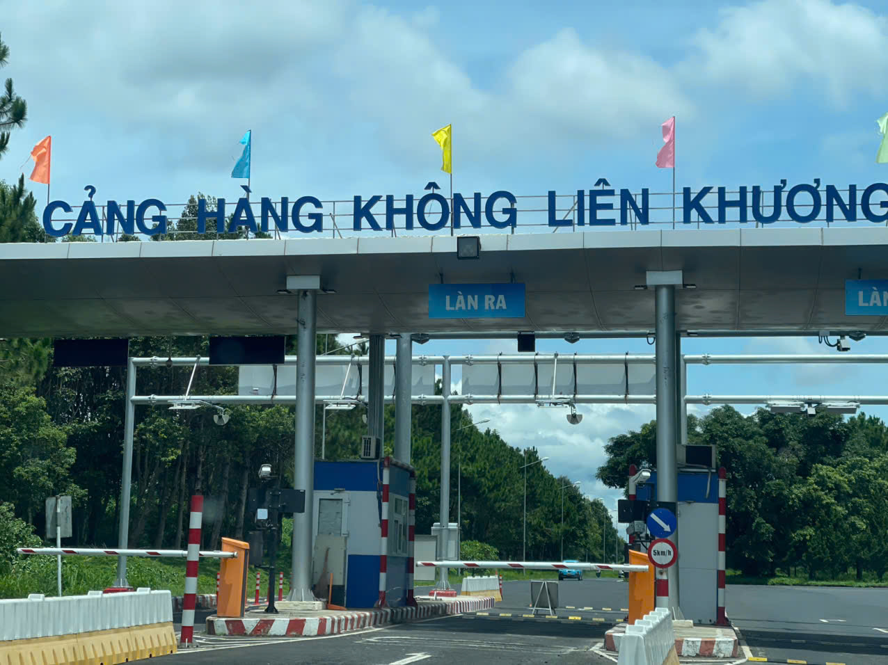 Taxi điện đón tận nơi Vĩnh Hy đi Đà Lạt