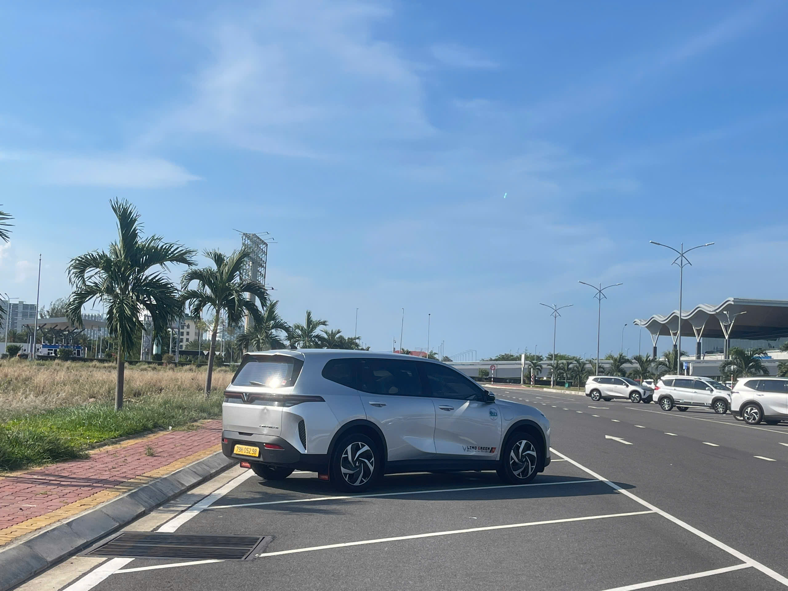 Taxi điện đưa đón Vĩnh Hy Nha Trang