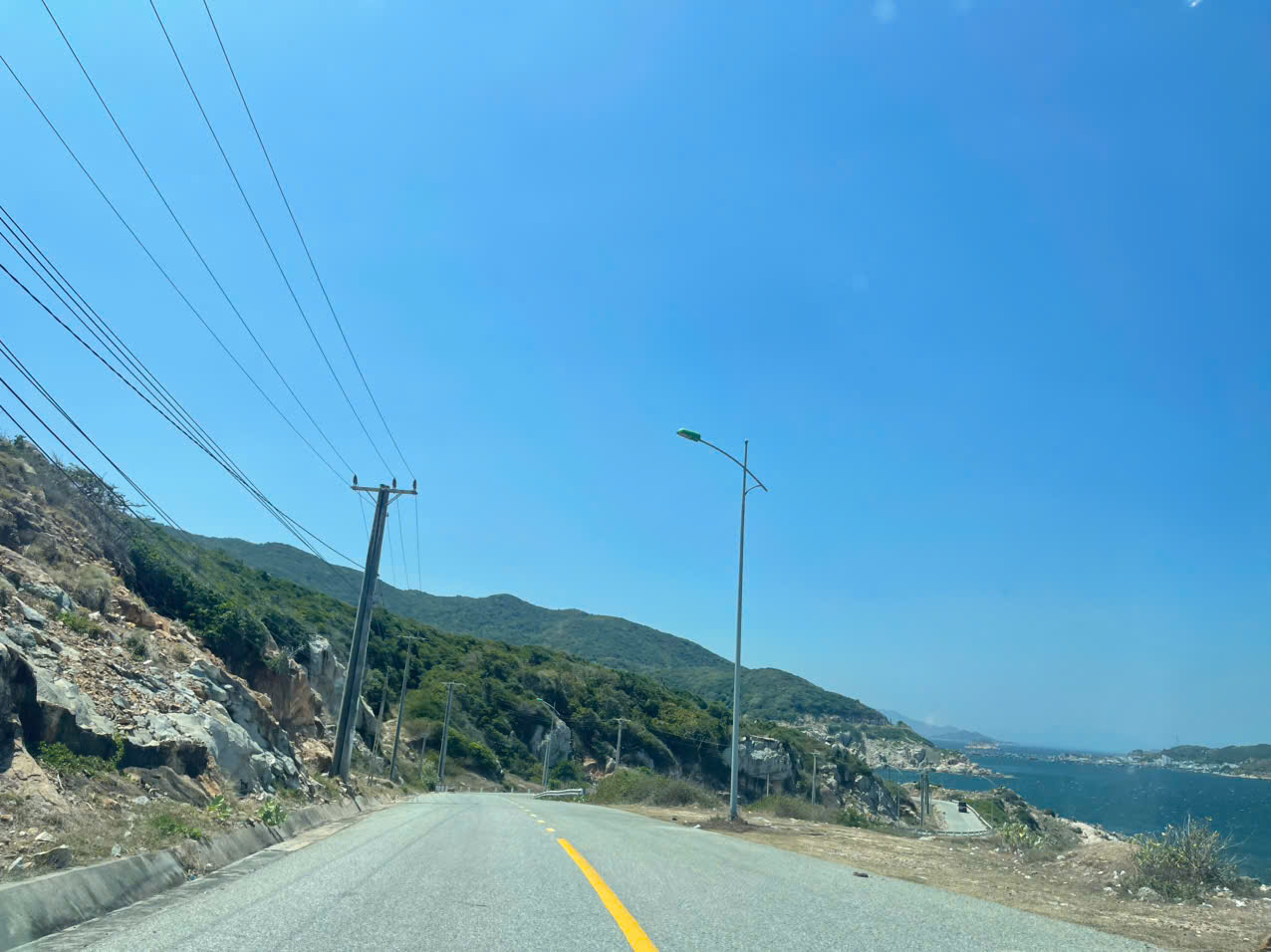 Thuê taxi điện Vĩnh Hy đi Nha Trang trọn gói