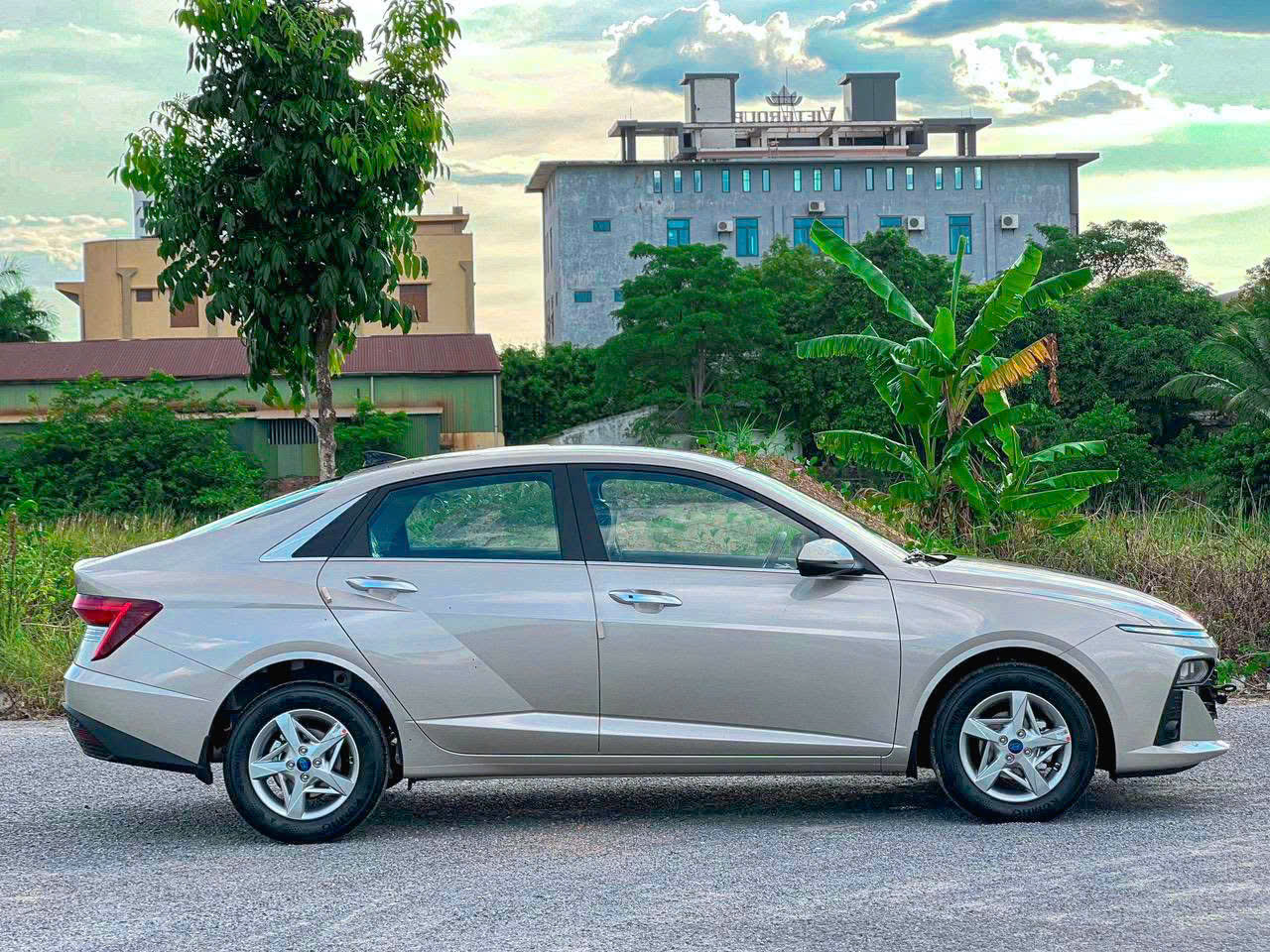 Xe dịch vụ tiện lợi Nha Trang đi Vĩnh Hy