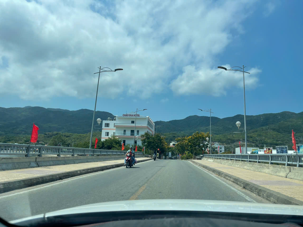 Thuê Xe 16 Chỗ Sân Bay Nha Trang Phan Rang