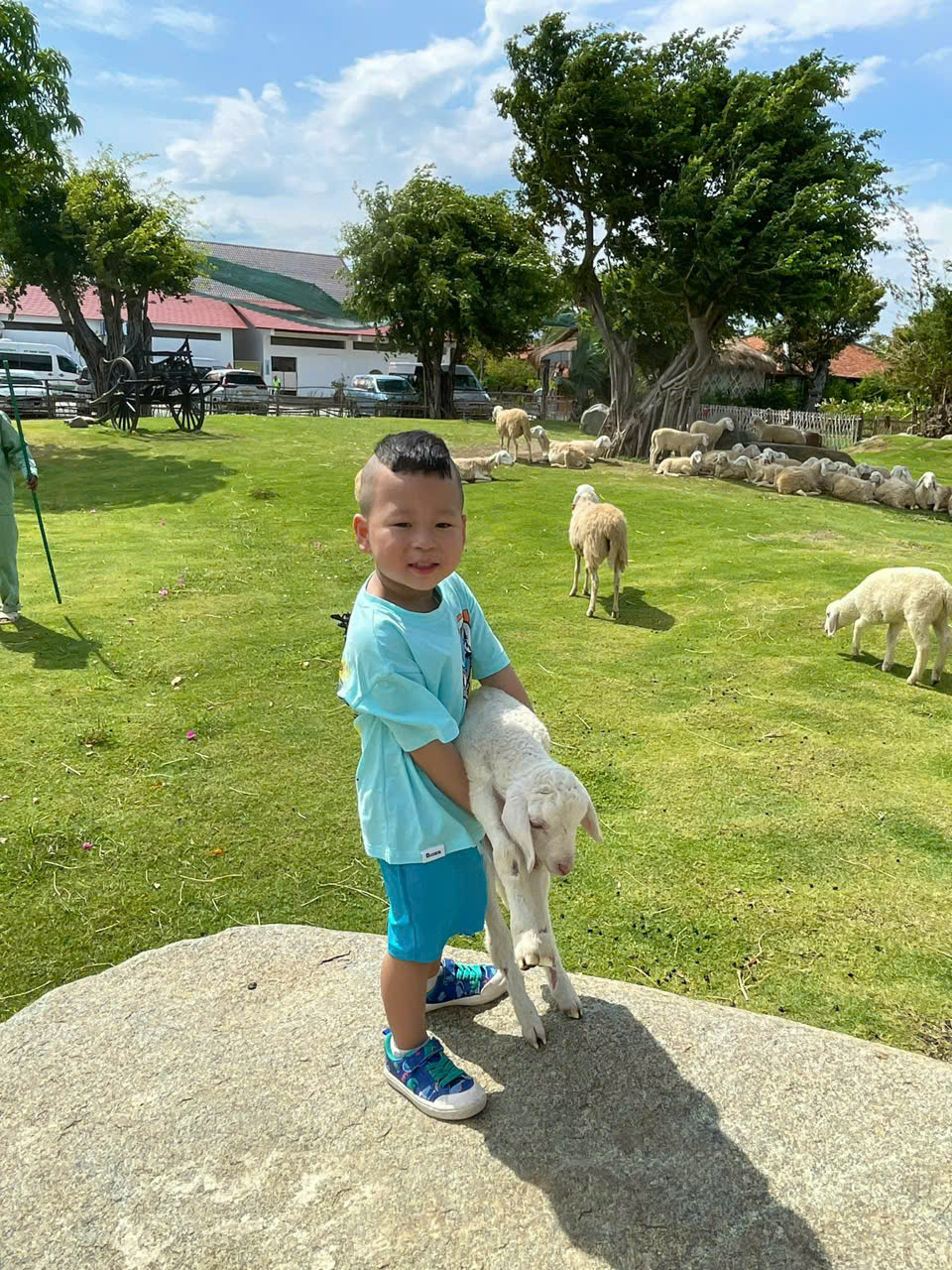 Thuê xe đi hang rái