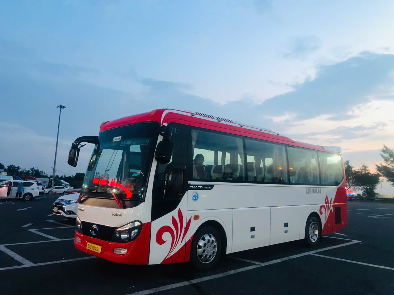 Xe Đón Sân Bay Cam Ranh Cho Đoàn Khách