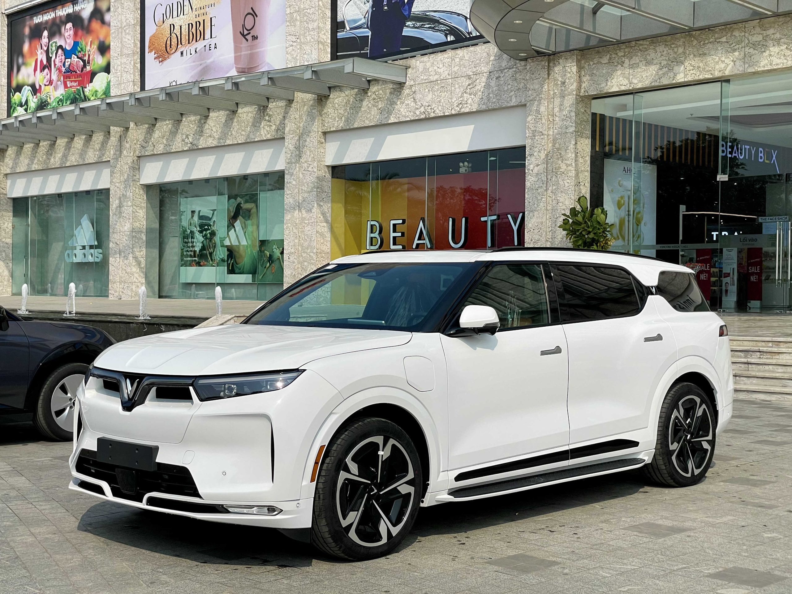 Taxi điện sân bay Cam Ranh Vĩnh Hy