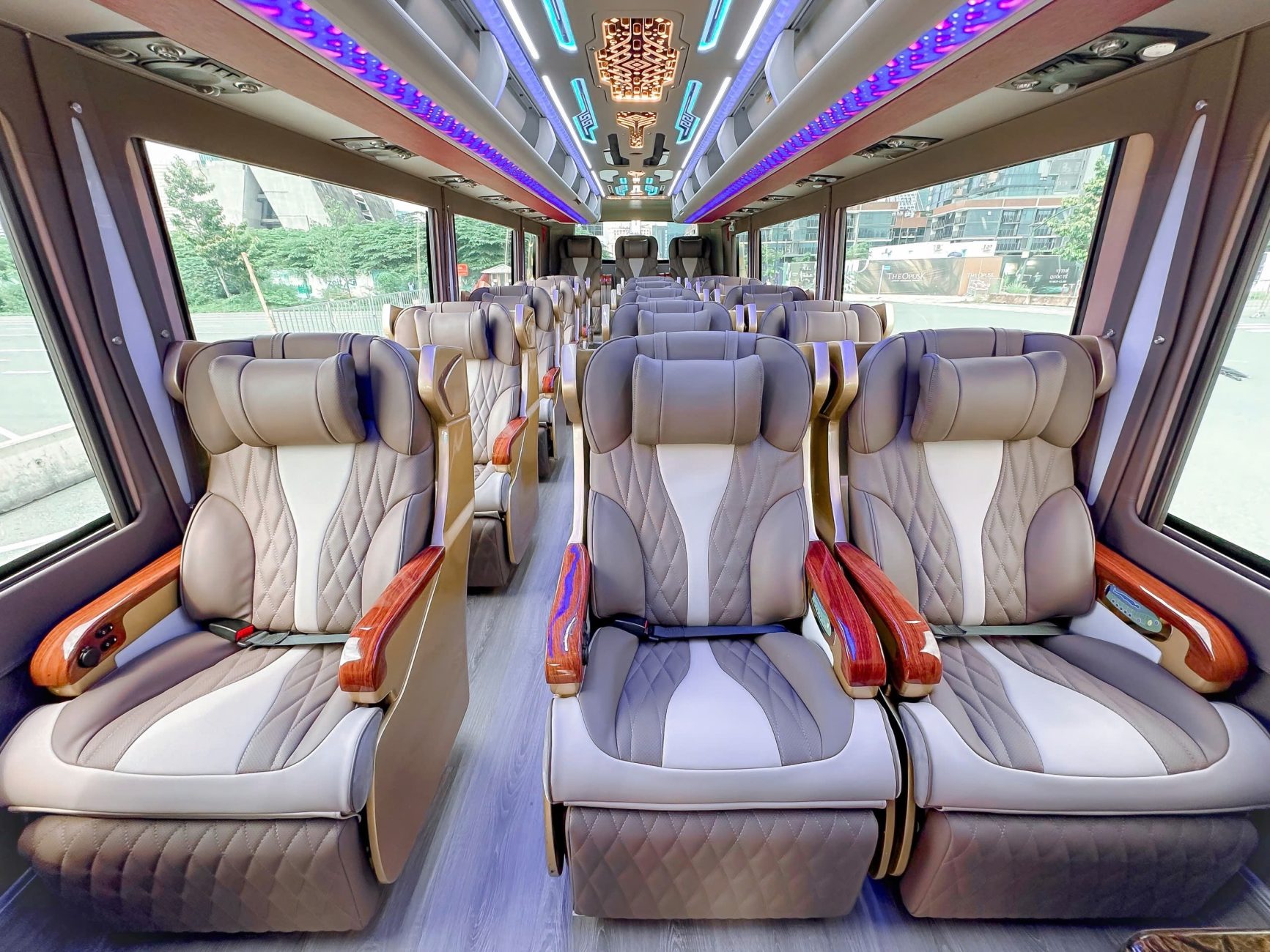 Thuê Xe Limousine Sân Bay Cam Ranh Đi Ninh Thuận