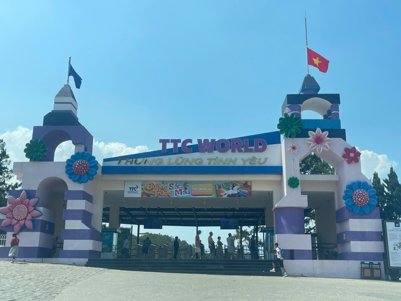 Thuê Xe 16 Chỗ Phan Rang Đi Vĩnh Hy