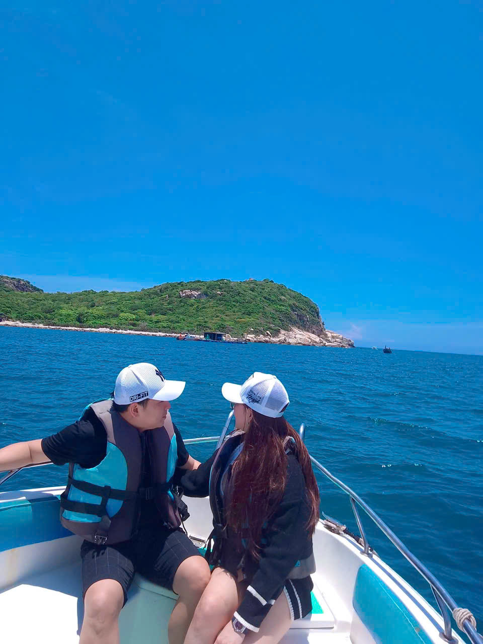 Thuê xe 4 chỗ Phan Rang đi Sài Gòn