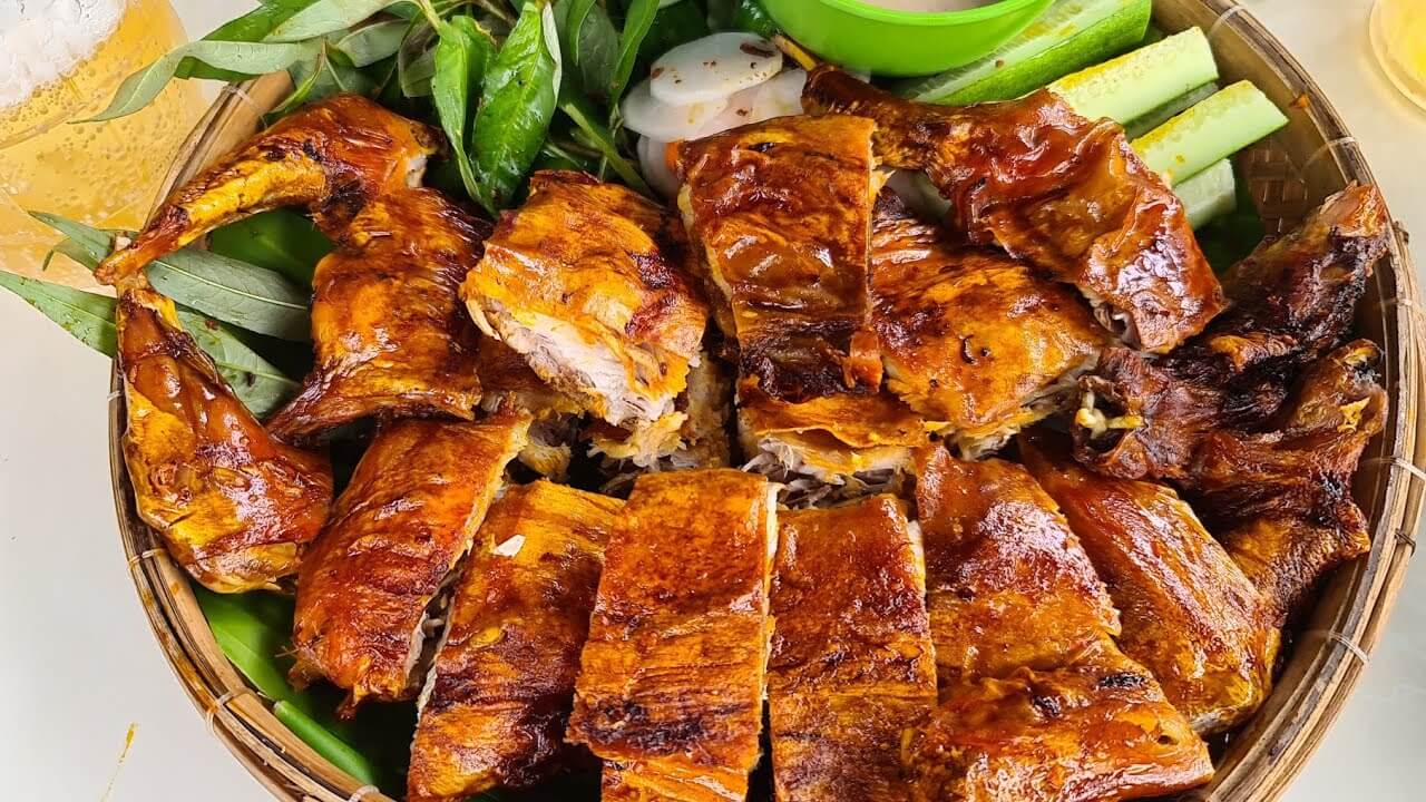 GÀ NƯỚNG GÀ QUAY THƠM NGON TẠI PHAN RANG
