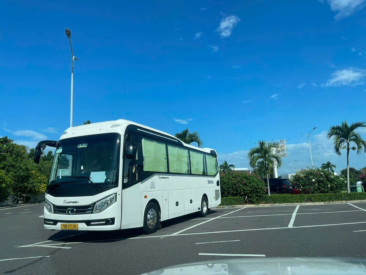 Thuê xe 29 chỗ sân bay Cam Ranh đi Vĩnh Hy