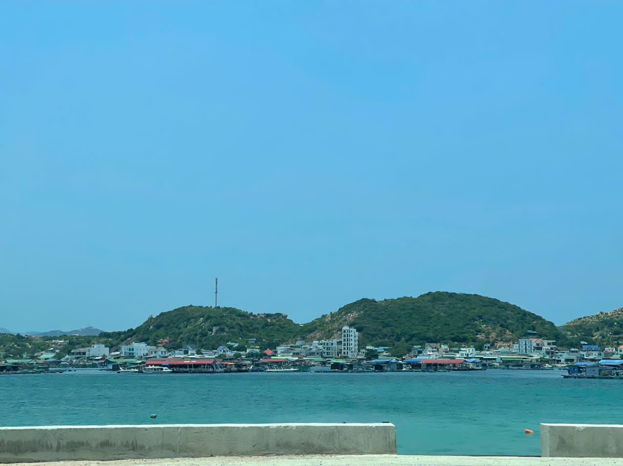 Thuê Xe Phan Rang Đi Đảo Bình Hưng