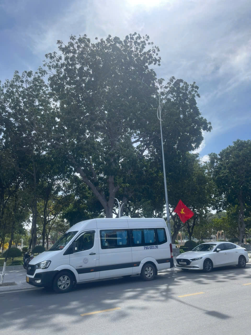 thuê xe hợp đồng Vĩnh Hy Nha Trang